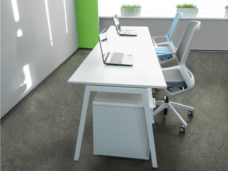 Сучасний офісний стіл 280х75х70 на два робочих місця на металевих ніжках rd-2870 | Фото - 2