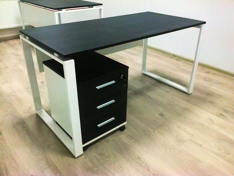 Стіл офісний140х75х70 на металевих ніжках kqd-1470 | Фото - 9